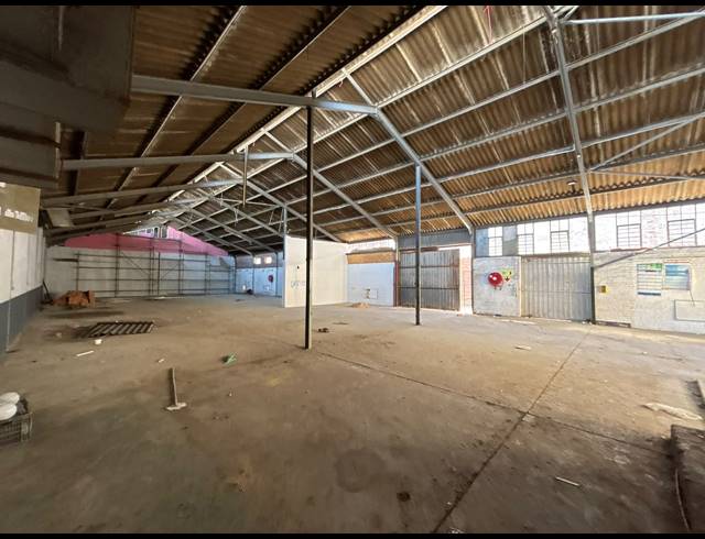565M² WAREHOUSE TO LET IN EPPING INDUSTRIAL